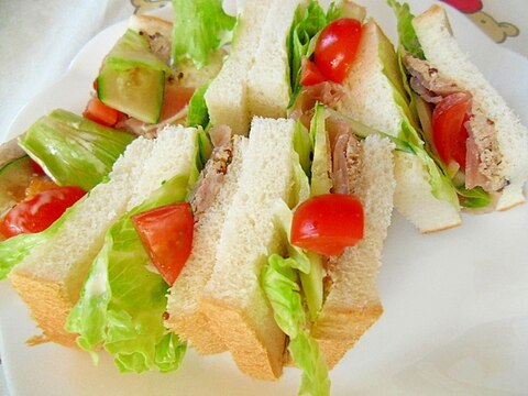 生ハムと田舎パテの野菜サンドイッチ
